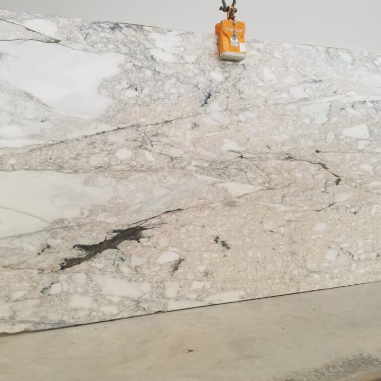 Vagli Oro, lastra di marmo